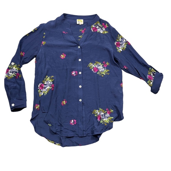 fig and flower Tops - Fig & Flower Navy Blouse (see measurements) Embroidered Flowers Roll Tab Sleeves